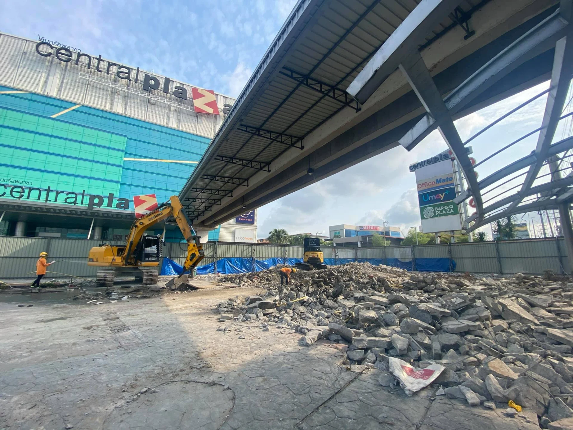 เช่าแบคโฮหัวเจาะ